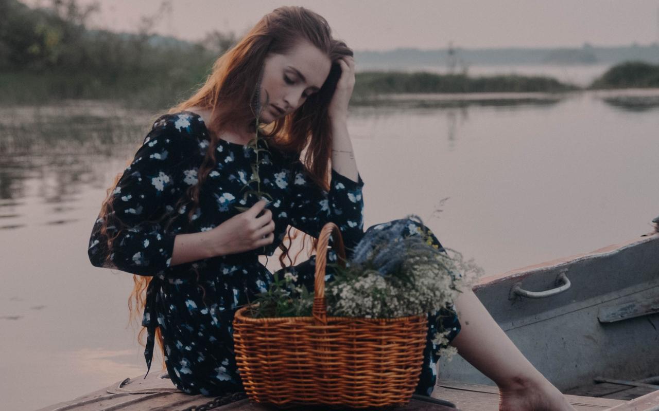 Тельцов ждет день знакомств, а Стрельцов заманчивое предложение: гороскоп на четверг