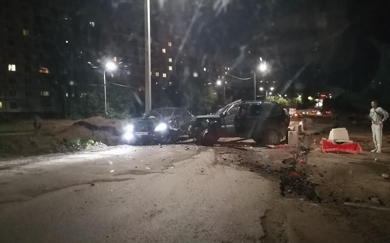 Автомобиль отбросило на опору ЛЭП: в Кирово-Чепецке у строящейся развязки произошло серьезное ДТП