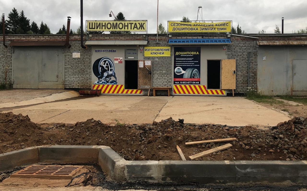 Перекрытые выезды и новый обвал асфальта: чепчане возмущены тем, что происходит на Братьев Васнецовых