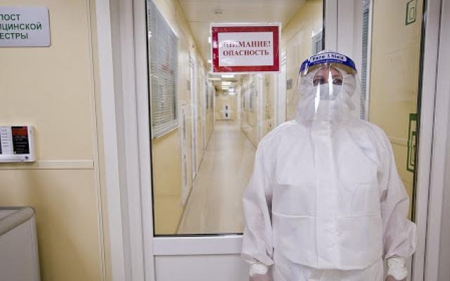 В Кировской области второй день подряд регистрируют по 63 новых случая заражения COVID-19