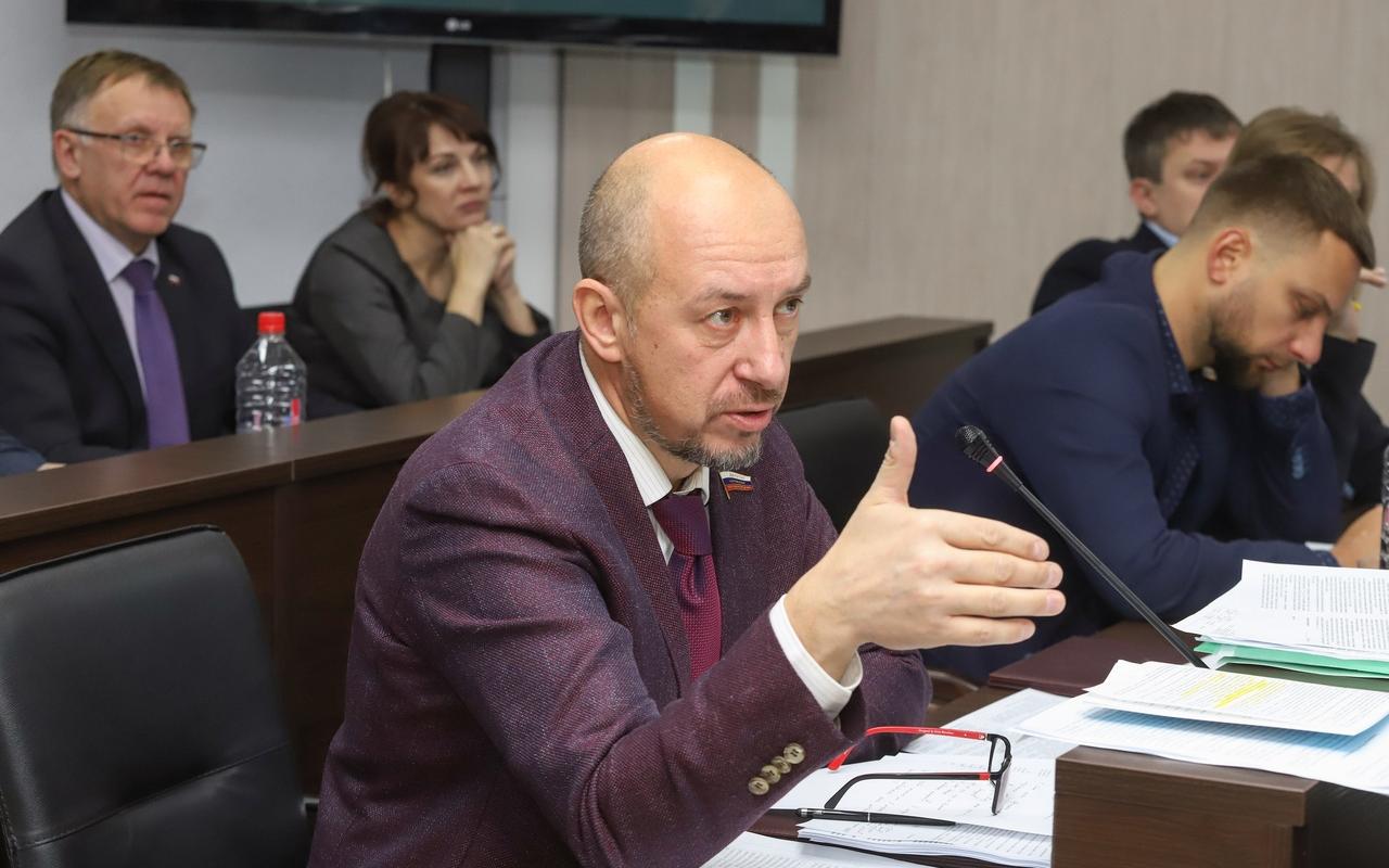 Главу города и ее замов хотят лишить муниципальной пенсии
