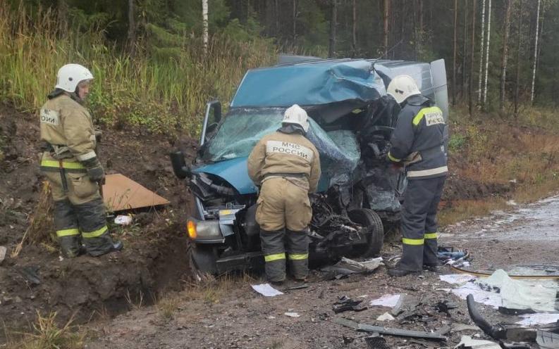 На трассе в Кировской области произошла автокатастрофа: погибли трое
