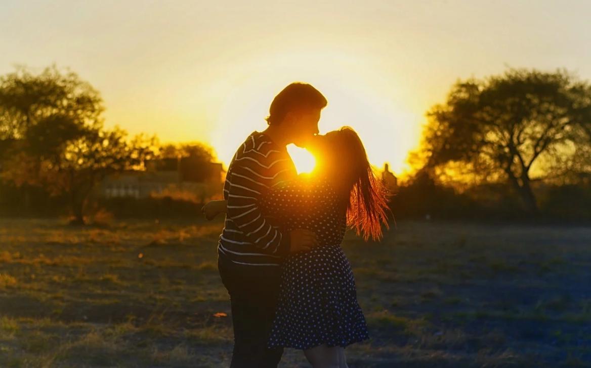 Львов ждет бурный роман, а Рыбам следует проявить выдержку: гороскоп на вторник