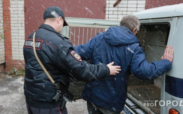 В Кирово-Чепецком районе бывший осужденный напал с ножом на трех человек