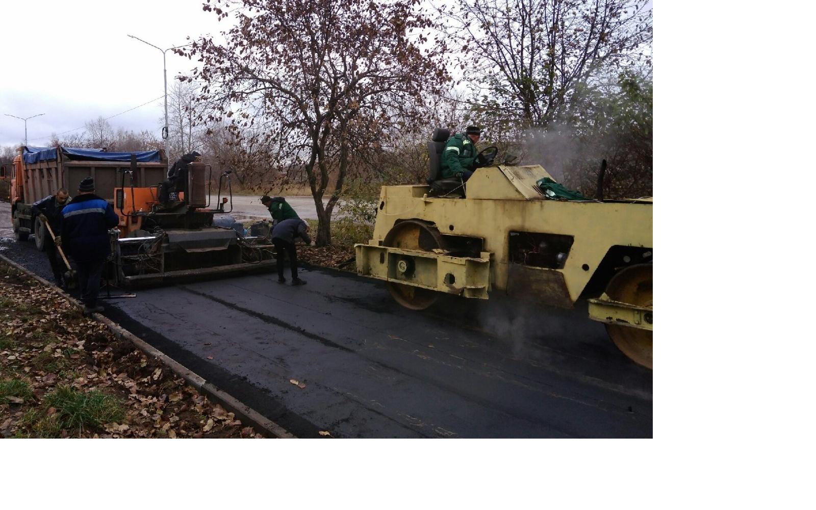 В Чепецке ремонтируют асфальт на улице Некрасова