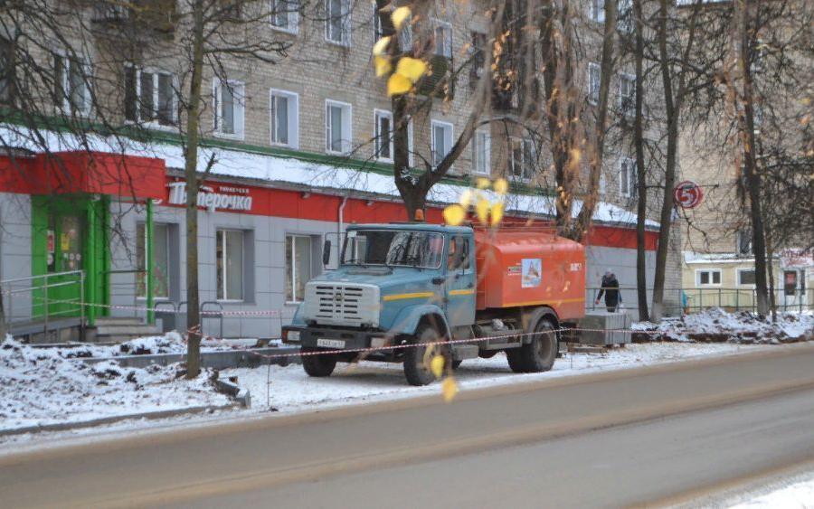 На проспекте Кирова в Кирово-Чепецке незаконно начали строить парковку