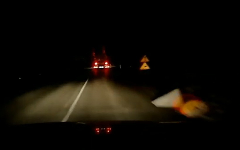 Опасная дорога в Чепецк: на машины падают дорожные знаки