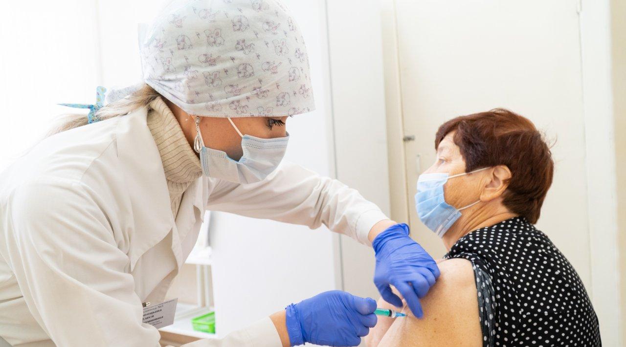 Прививка от коронавируса: что известно о новой вакцине