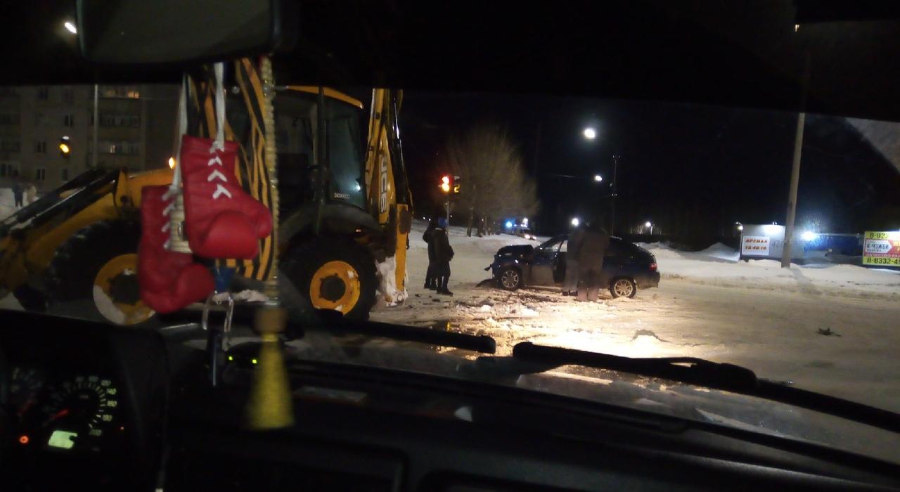 В Кирово-Чепецке произошло ДТП со снегоуборочной техникой