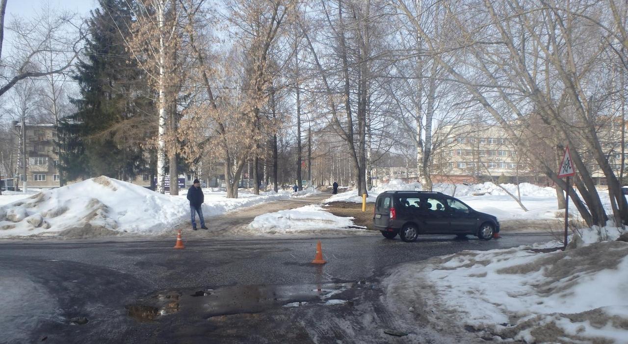 В Чепецке около администрации «Лада» сбила мужчину, пешеход в больнице