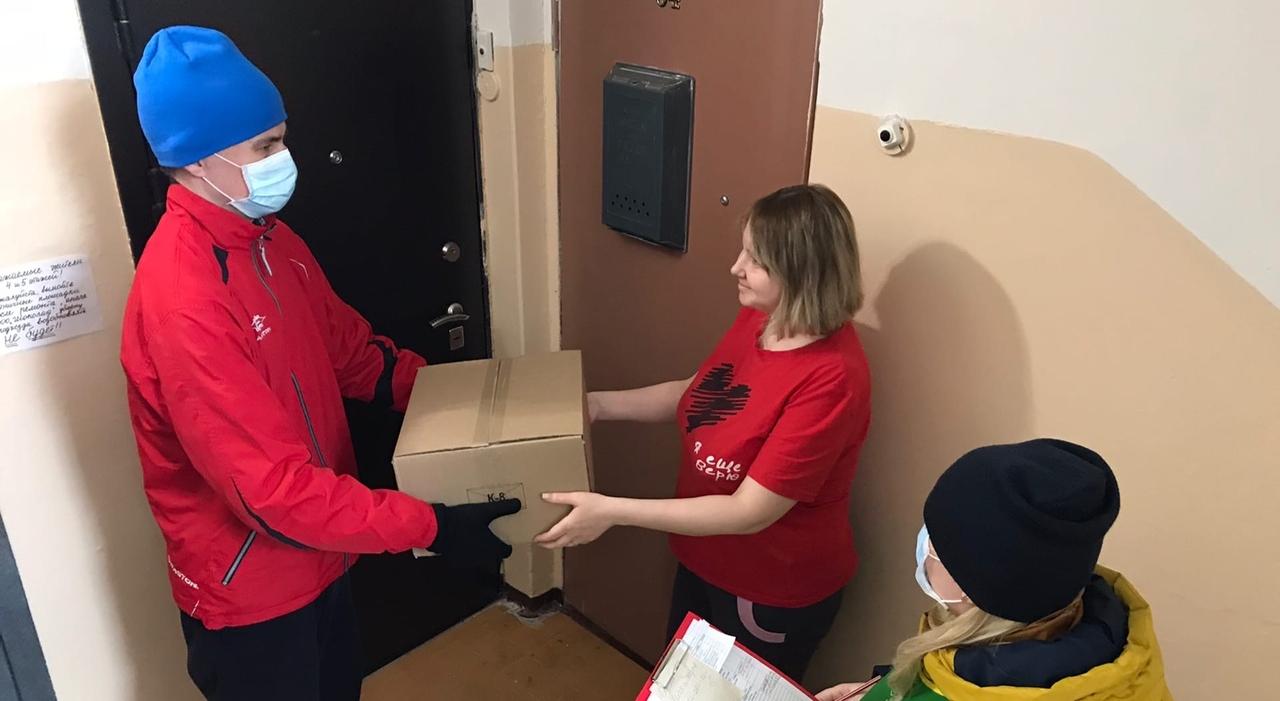 В Кировской области за неделю более тысячи нуждающихся в помощи семей получили продуктовые наборы