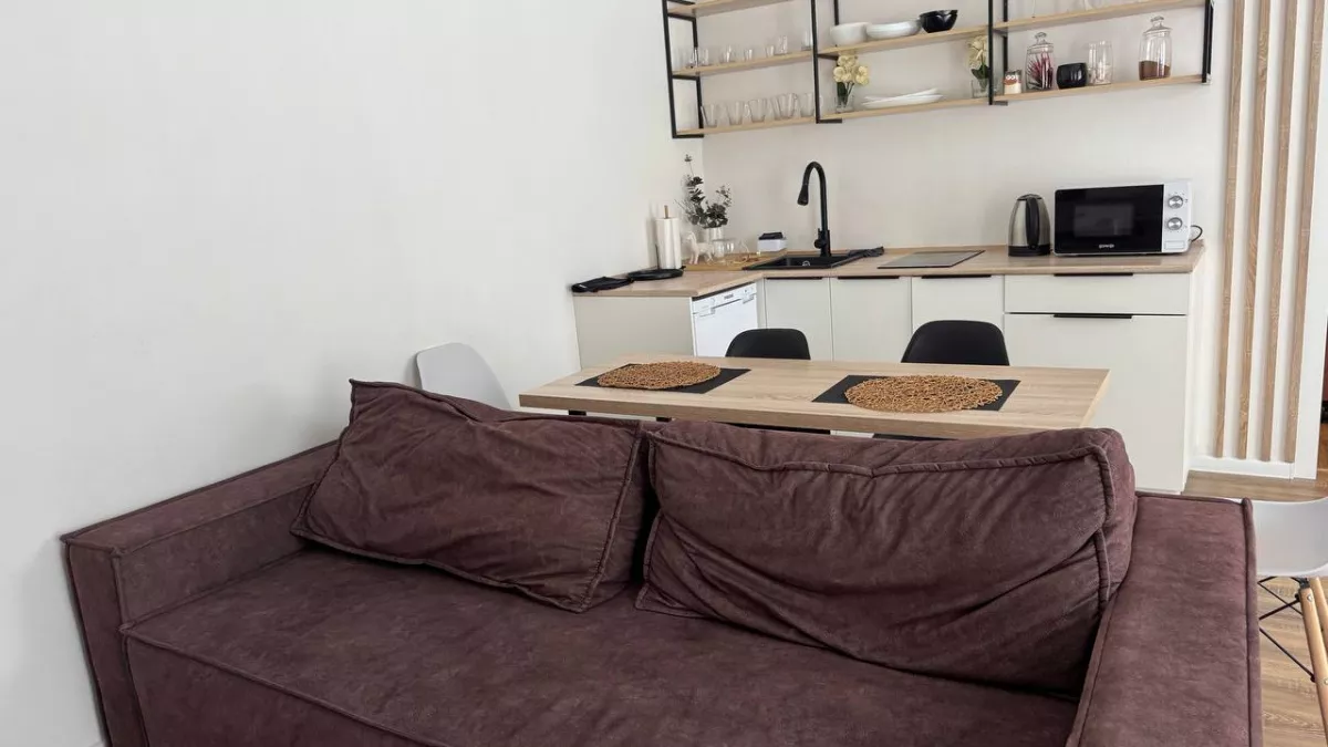 Шенилл, флок, микрофибра или замша: 5 прочных тканей для обивки дивана - выдерживают когти и пятна