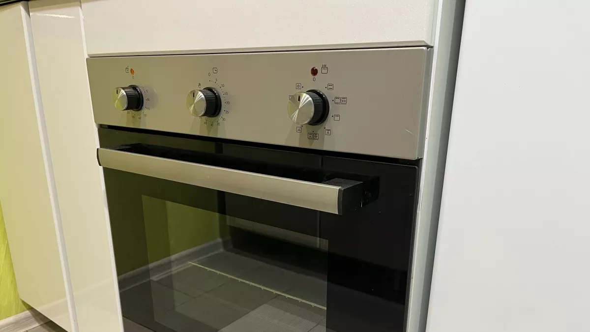 Сода с уксусом - уже прошлый век: хитрые хозяйки моют ручки плиты другой смесью - намного эффективнее