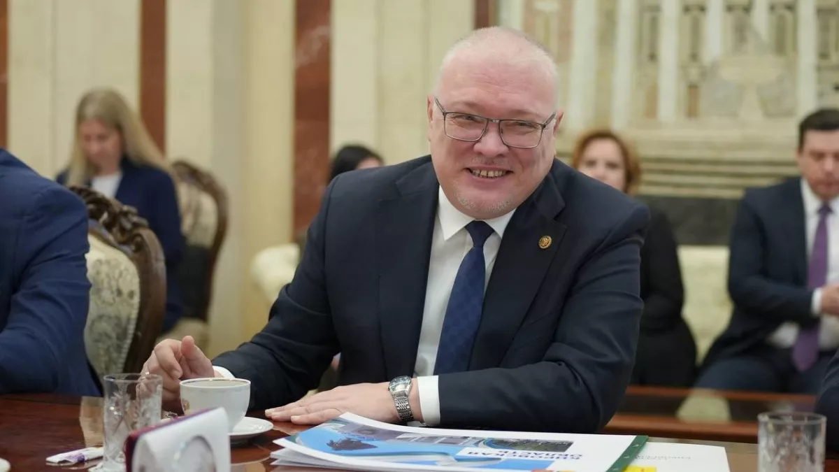 Губернатор Александр Соколов поздравил кировчанок с Международным женским днем