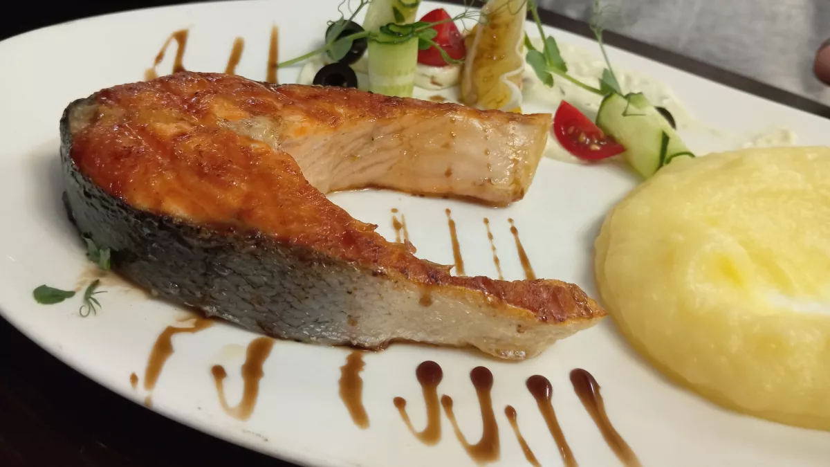 Рыба больше не разваливается на сковороде: всего 15 минут — и у вас идеальные куски с золотистой корочкой