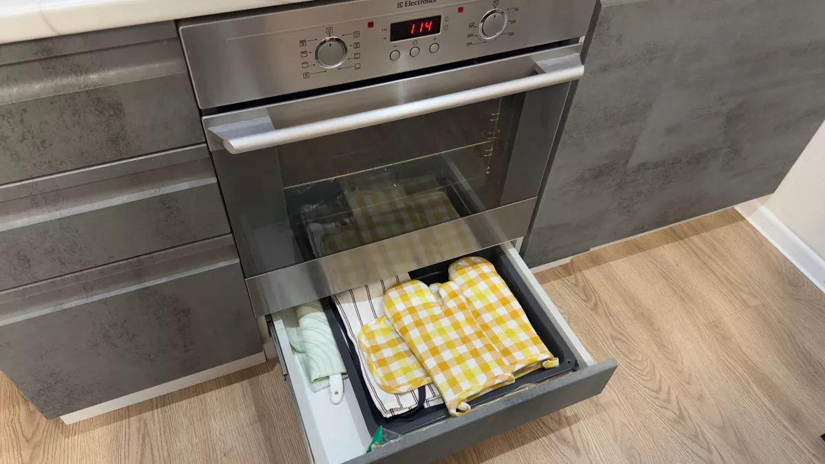 Застарелый жир, который не брали средства годами: 1 таблетка для посудомойки убирает его за 10 минут