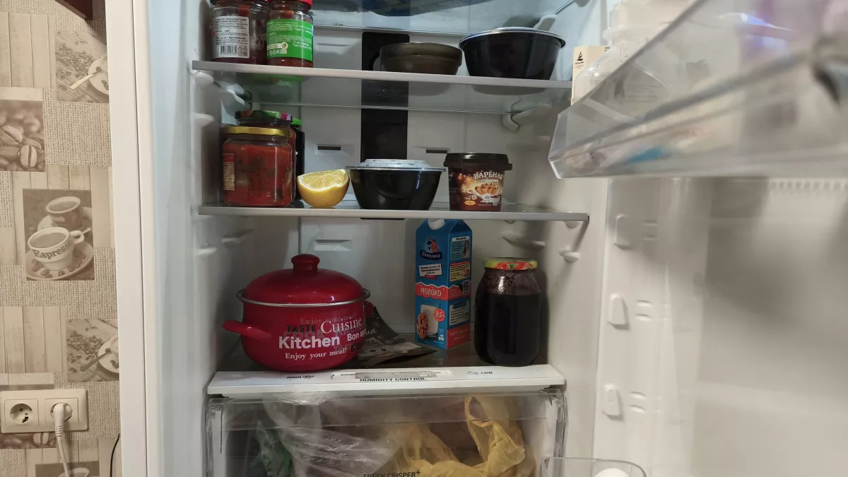 Воняет холодильник? 5 простых способов убрать запах — от уксуса до обычной соды