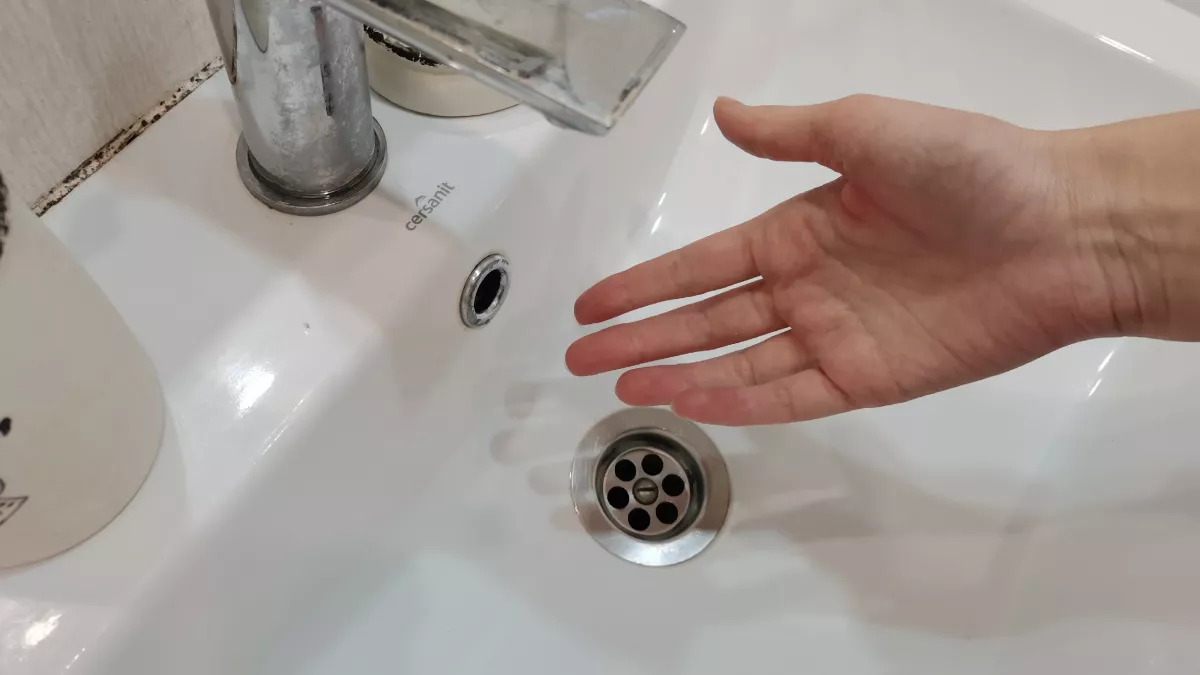 Совет от ушлого сантехника: 1 капля в слив - и канализация больше никогда не засорится