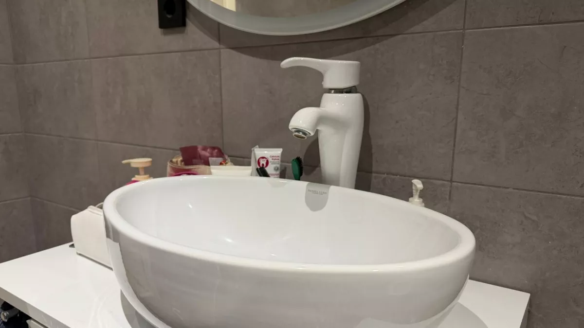 Плитка в ванной отправилась в прошлое: умные хозяева выбирают этот вариант - проще установить и дороже смотрится