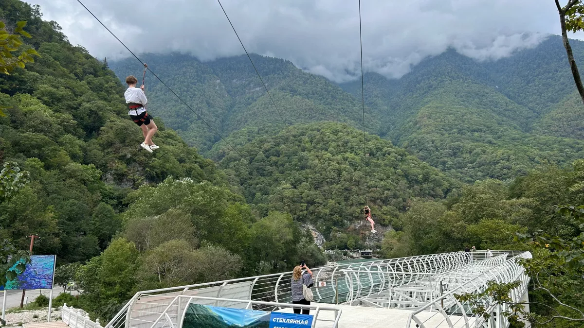 Почему все больше людей выбирают путешествия в одиночку: соло-поездки становятся главным трендом туризма в 2026