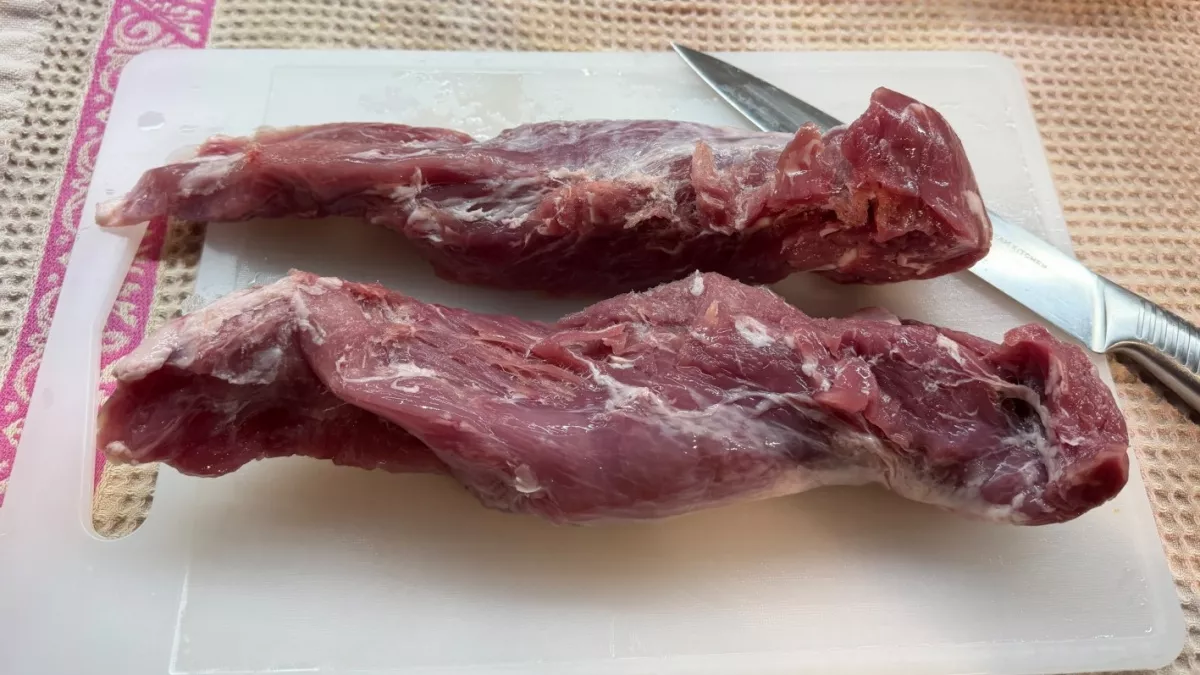 Зачем умные хозяйки добавляют соду в маринад для мяса - узнала и сразу повторила