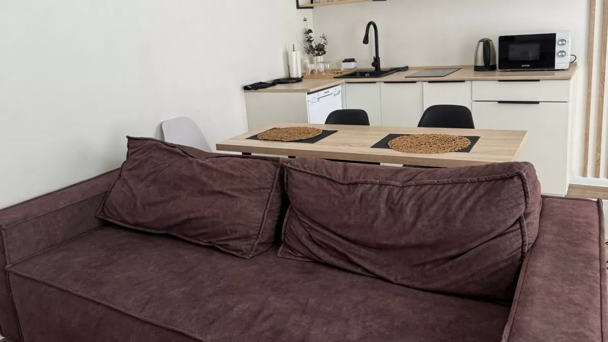 Если скрипит мебель - вот куда капнуть масла, чтобы забыть о противном звуке раз и навсегда