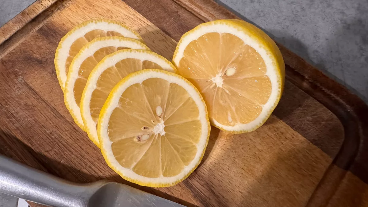 Вы точно храните лимоны неправильно: повара показали способ, чтобы они оставались свежими до месяца