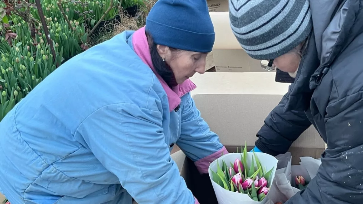 Стало известно на сколько подорожали ювелирные украшения и цветы в России