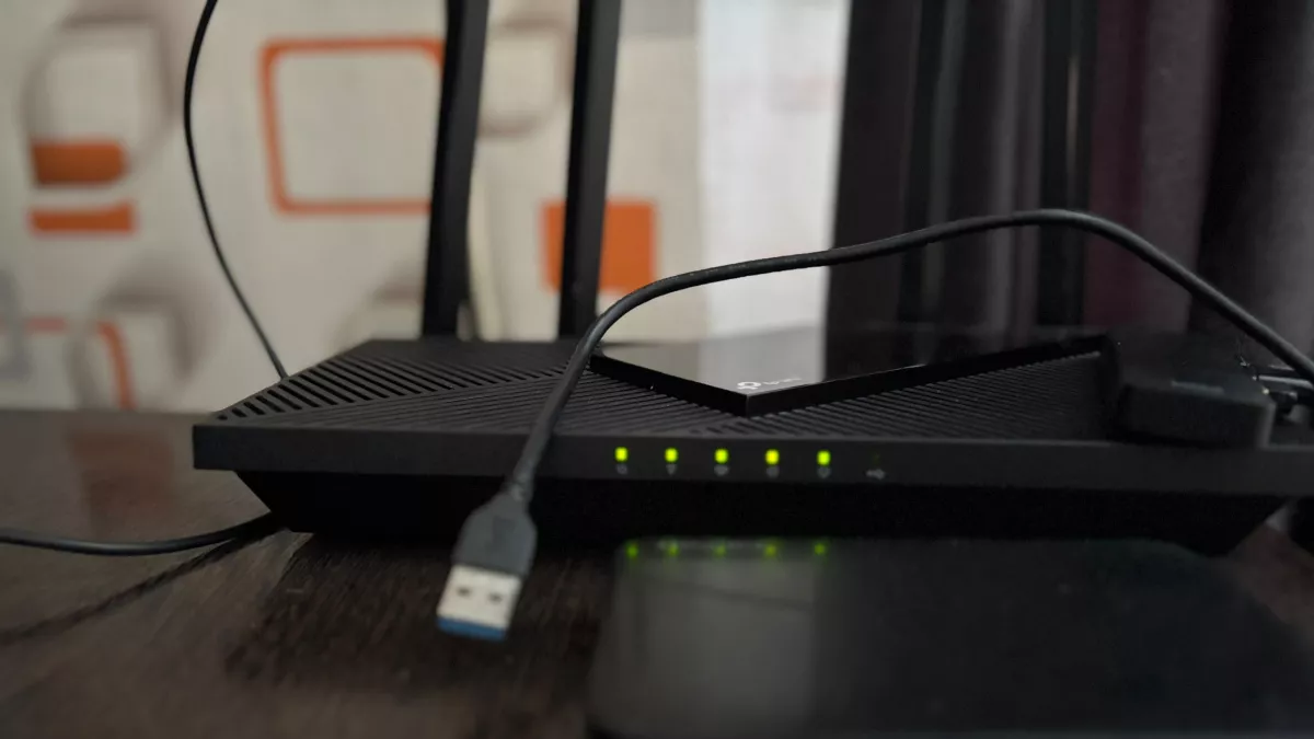 Днем Wi-Fi летает, а вечером еле грузит — объясняем, почему интернет начинает тормозить после 19:00 и как это исправить