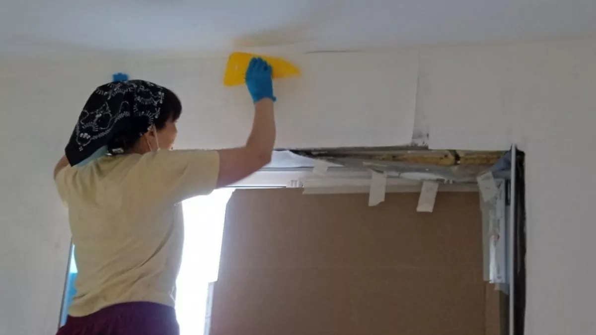 Глянец на потолке больше не в моде: умные хозяева выбирают эти 4 альтернативы для трендового ремонта в 2026