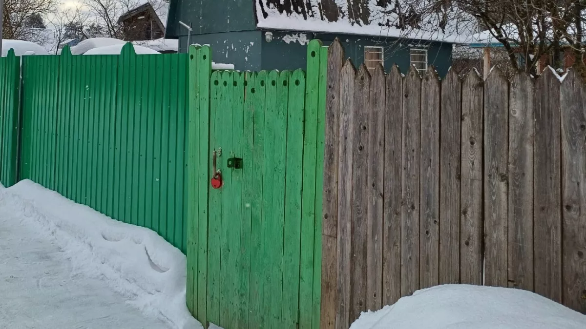 В США деревянные заборы стоят как новенькие, хотя им по 30 лет - и вот почему: они узнали про русское средство из 19 века