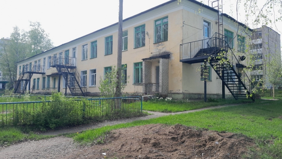 Власти Кирово-Чепецка выставили на торги участок и два строения за 16 млн рублей