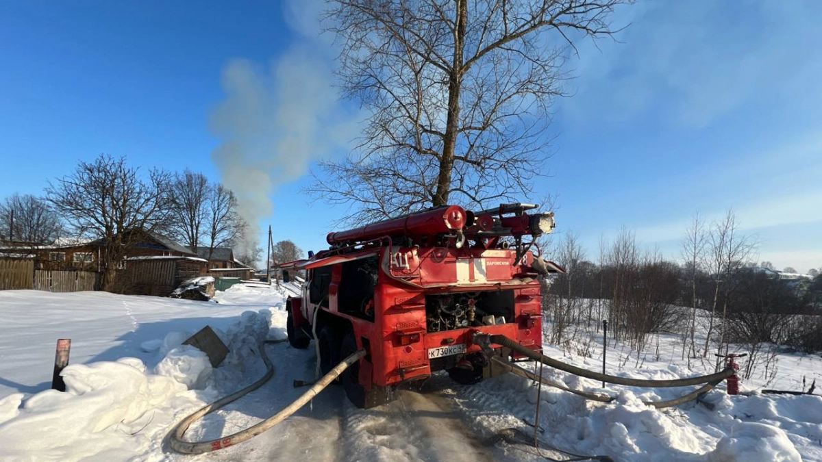 20 спасателей работали на месте мощного пожара в Кирово-Чепецком районе