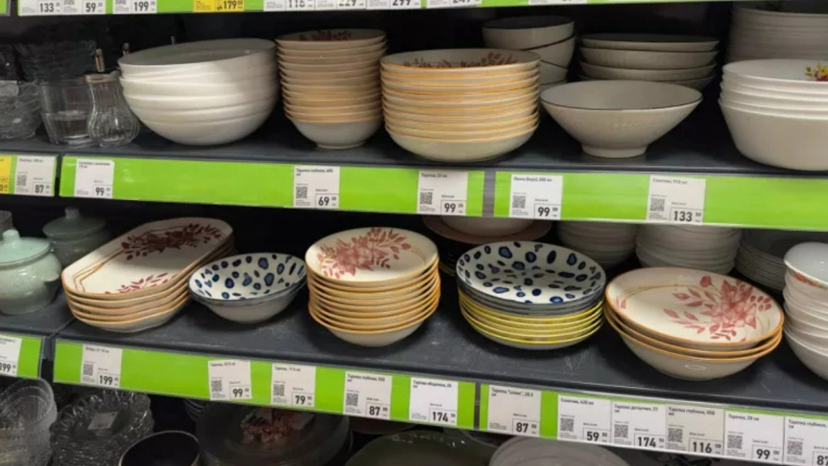 Забежала на минутку в Фикс Прайс, а вышла с целым пакетом тарелок - новый завоз оказался лучше, чем в масс-маркете