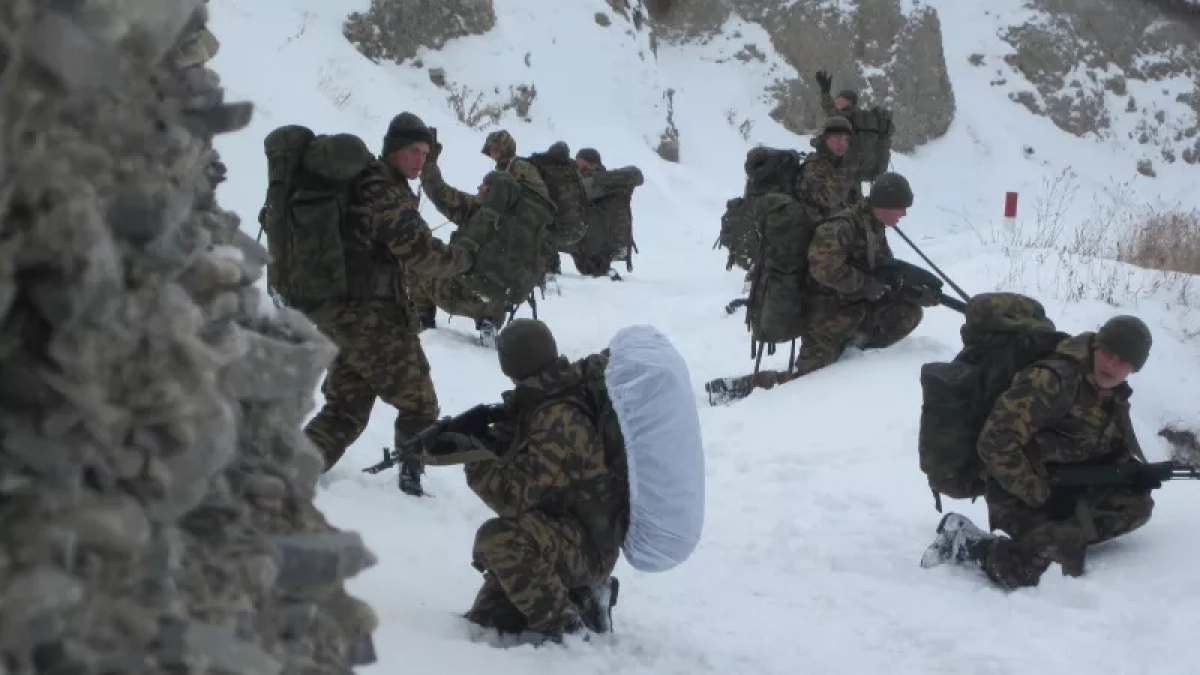 Павшего в зоне СВО бойца из Верхнекамского округа проводят в последний путь