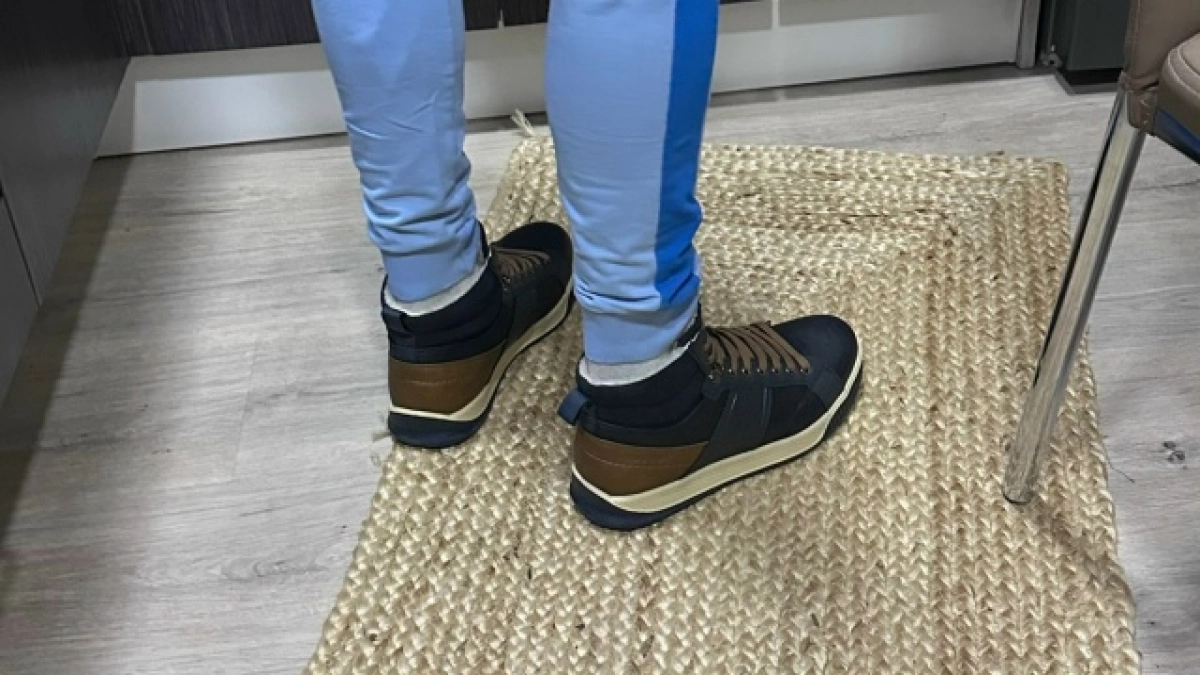 Бабушкин секрет из СССР: дешёвая пропитка за 20 рублей, которая спасёт любую обувь от воды