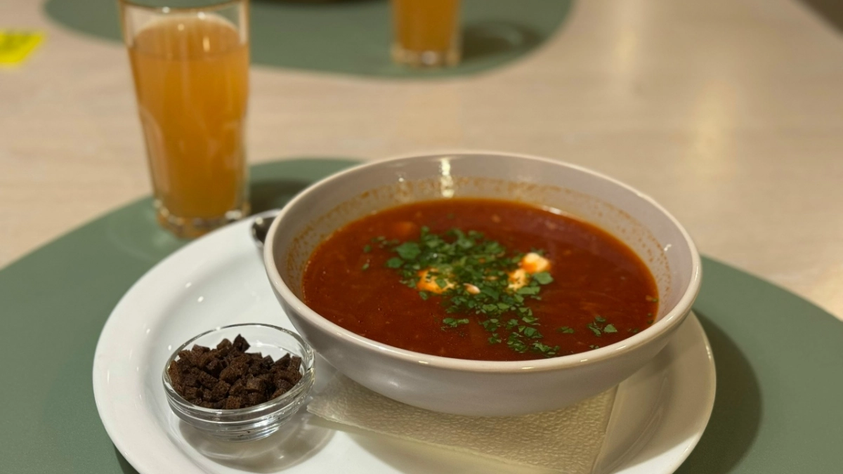 Мой борщ всегда получается насыщенно бордового цвета: показываю один простой прием