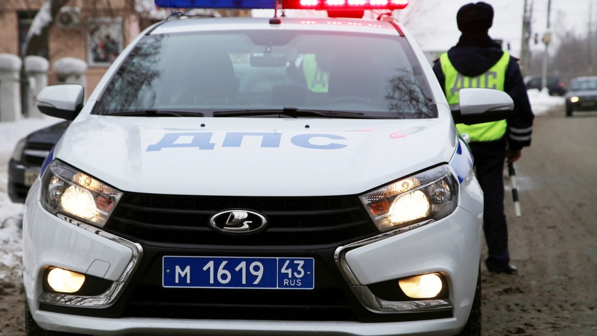 Автоинспекторы проводят отлов лихачей на трассах в Кирово-Чепецком районе