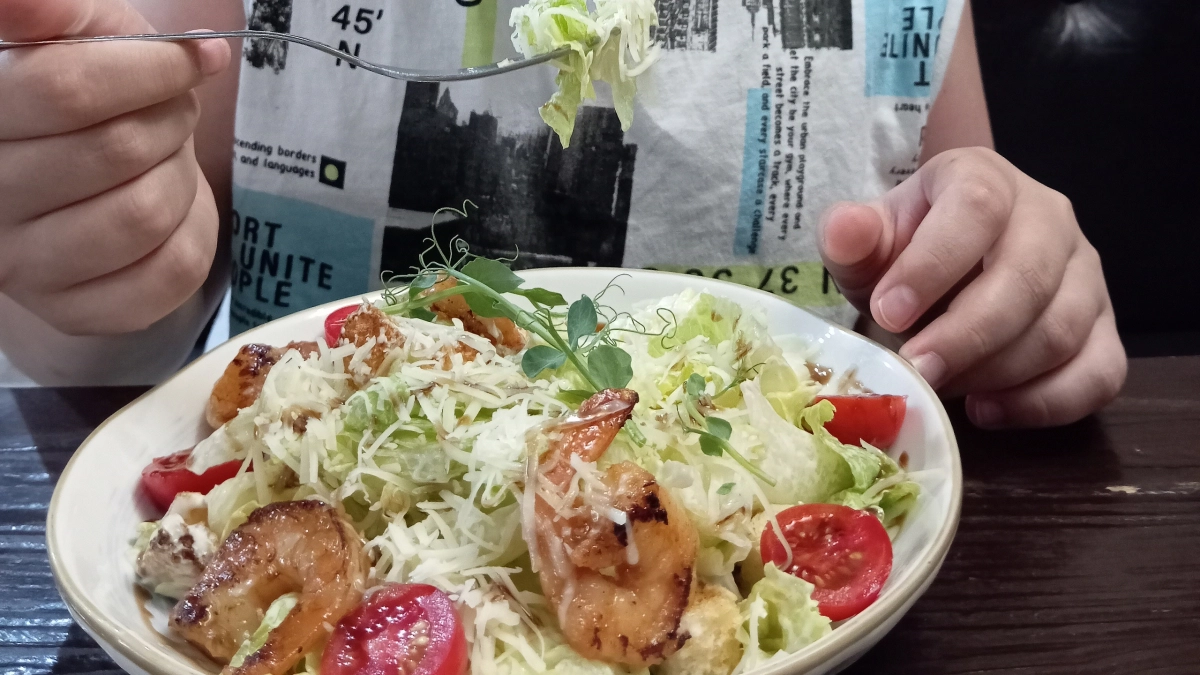 Только в 50 лет узнала рецепт салата, который готовят в лучших ресторанах мира. Салат «День и ночь» — просто восхитительный