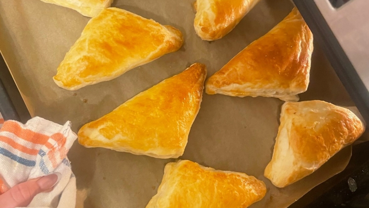 Какой стороной выкладывать пергамент на противень - матовой или блестящей: запомните раз и навсегда