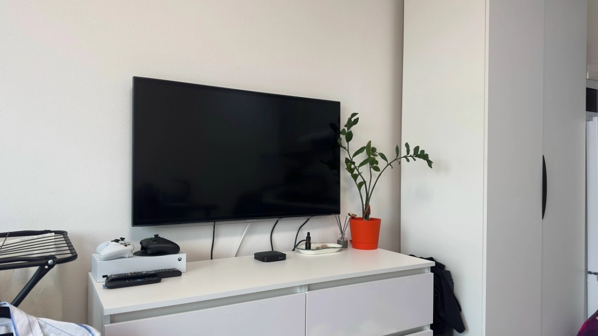 Как правильно чистить экран телевизора и монитора: что нельзя делать - 90% владельцев портят технику