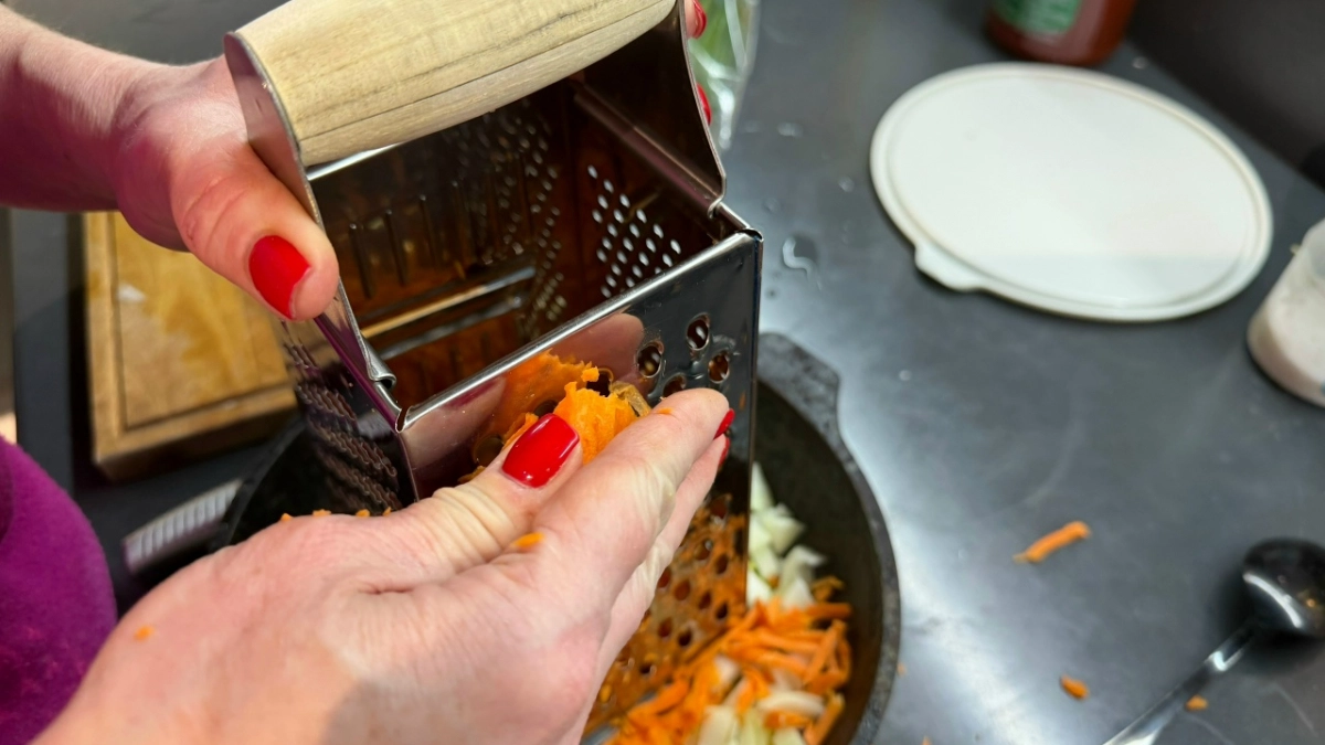 Никогда не ела такой вкусной моркови: готовлю сразу много, а в холодильнике она становится ещё лучше