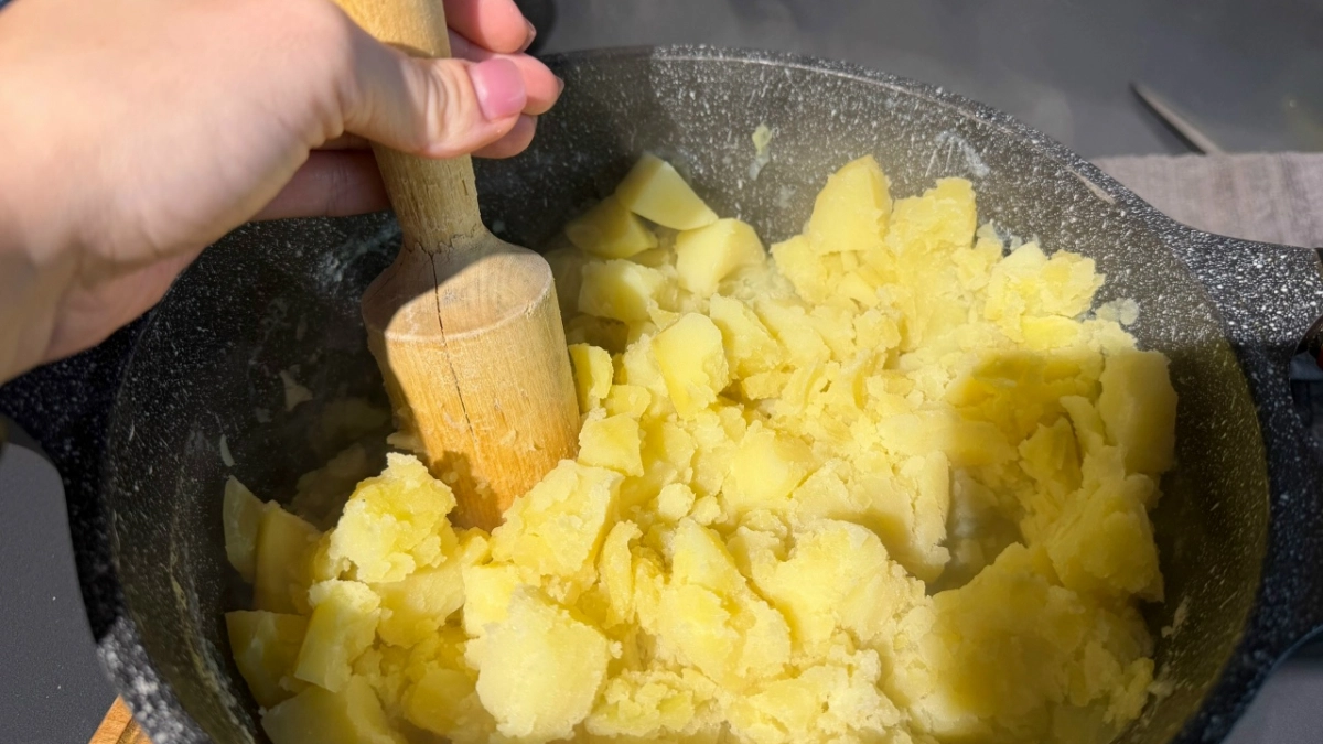 Подглядел хитрость и готовлю только так: американцы превращают обычный картофель в ресторанный гарнир за 20 минут