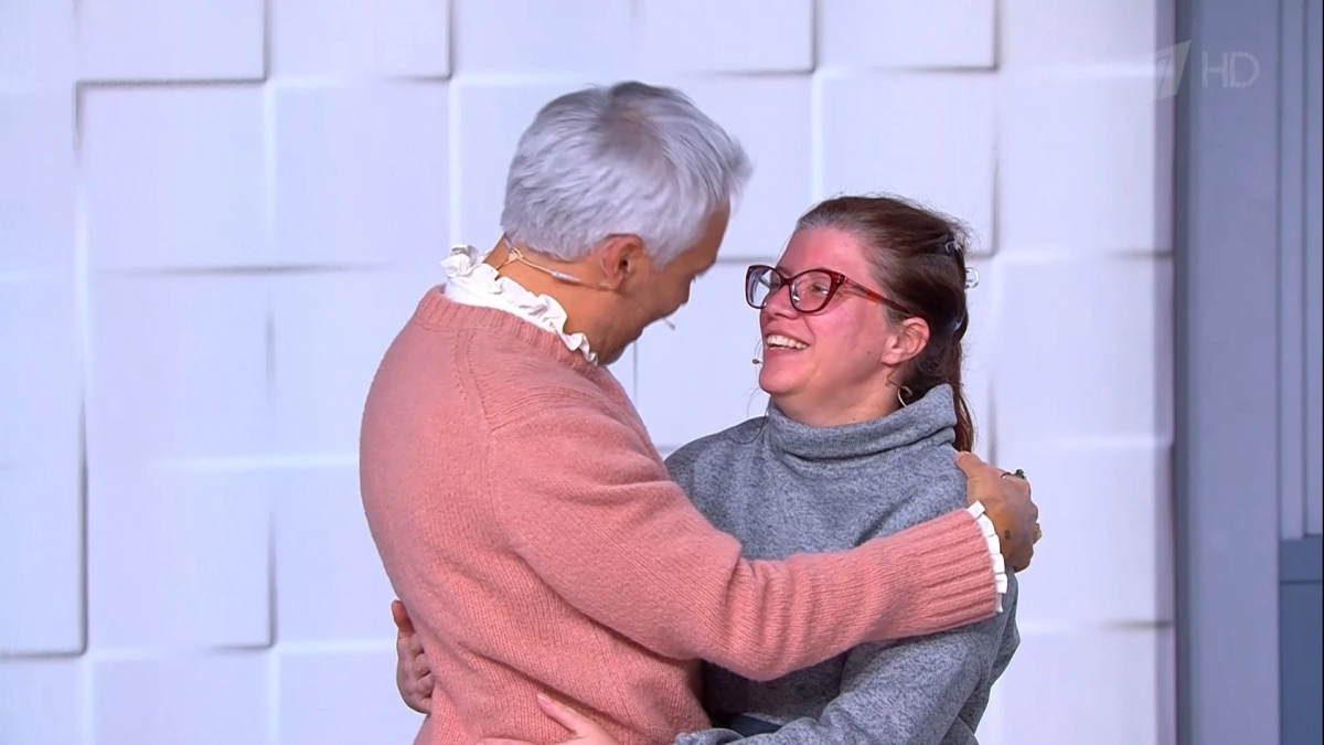 "Кумир Александр Рогов обнял во время эфира": токарь из Кирово-Чепецка снялась в проекте "Модный приговор" (6+)