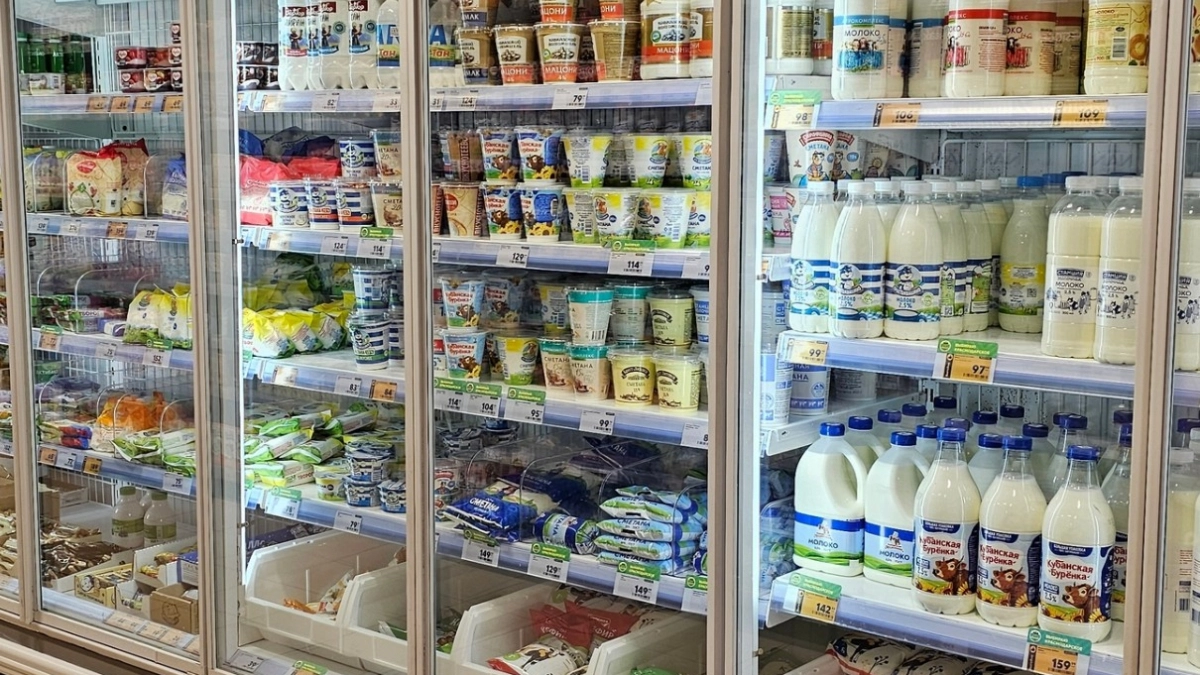 Зачем продавцы стучат по бутылке молока - узнала и теперь сама всегда так делаю