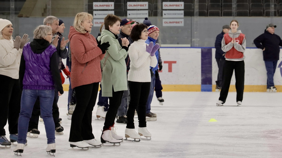 В Кирово-Чепецке подходит к завершению сезон массовых катаний на коньках для ветеранов 