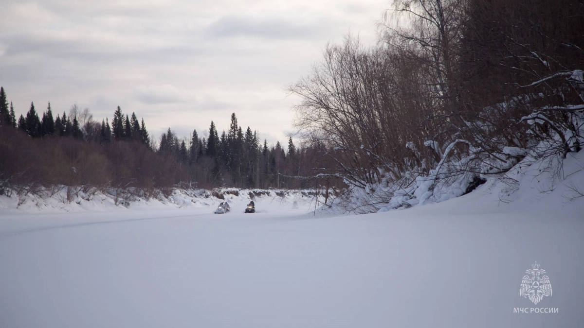 В Котельничском районе рыбак на снегоходе провалился под лед реки Вятки