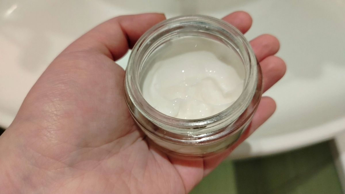 Один и тот же эффект на банке, но разная цена: что на самом деле скрывается внутри кремов за 500 и 3000 рублей