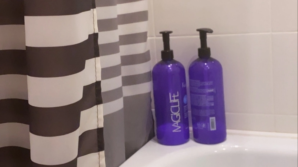 Удивительно, но многие не знают, как правильно мыть голову. Покупаю шампунь от 3000 рублей, но его хватает на долгое время