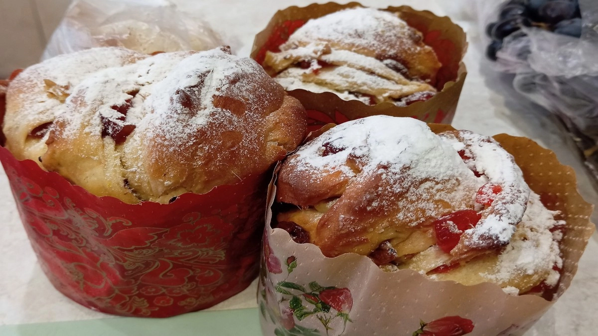 Шесть куличей, которые не трескаются, не опадают и остаются мягкими три дня – проверенные рецепты с пропорциями